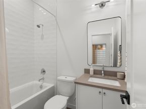 1508 18th Avenue E, Seattle WA 98122