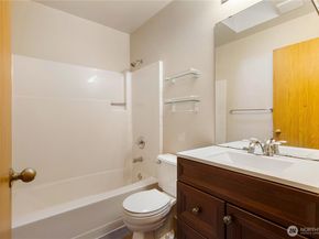 2078 SE 8th Drive, Renton WA 98055