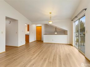 2078 SE 8th Drive, Renton WA 98055