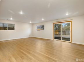 2078 SE 8th Drive, Renton WA 98055