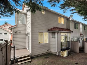 12721 SE 41st Place 109, Bellevue WA 98006