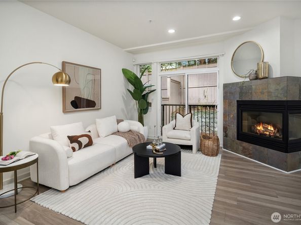 12721 SE 41st Place 109, Bellevue WA 98006