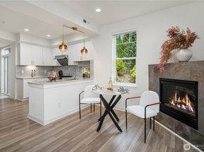 12721 SE 41st Place 109, Bellevue WA 98006