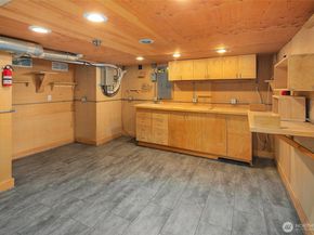 6816 24th Avenue NE, Seattle WA 98115