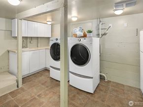 6816 24th Avenue NE, Seattle WA 98115