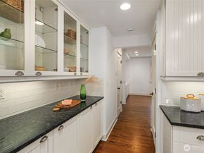 6816 24th Avenue NE, Seattle WA 98115