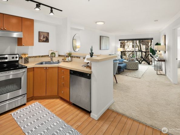 621 5 Avenue N 301, Seattle WA 98109