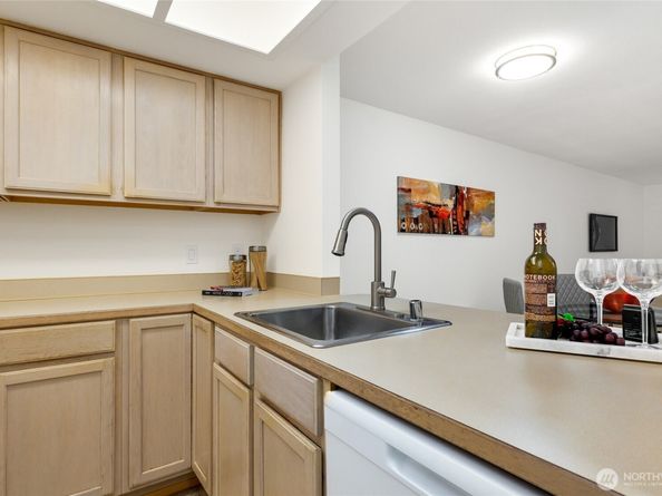 14645 NE 34th St C9, Bellevue WA 98007