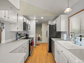 14107 97th Avenue NE, Kirkland WA 98034