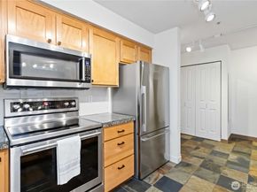 300 110th Avenue NE 610, Bellevue WA 98004