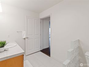 300 110th Avenue NE 610, Bellevue WA 98004