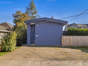 1519 5th Avenue W 2, Seattle WA 98119