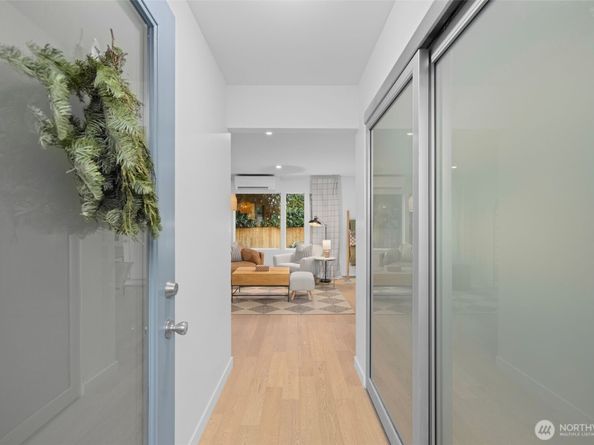 1519 5th Avenue W 2, Seattle WA 98119