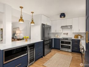 1585 NE Park View Drive, Bainbridge Island WA 98110