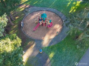 18258 NE 96th Way 101, Redmond WA 98052