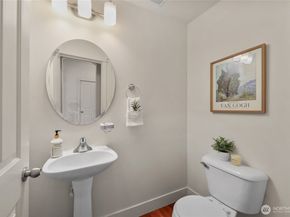 18258 NE 96th Way 101, Redmond WA 98052