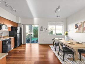 18258 NE 96th Way 101, Redmond WA 98052