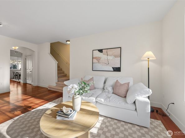 18258 NE 96th Way 101, Redmond WA 98052