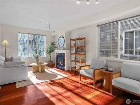 18258 NE 96th Way 101, Redmond WA 98052