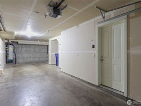 18258 NE 96th Way 101, Redmond WA 98052