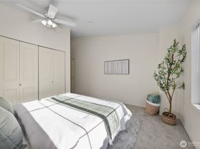 18258 NE 96th Way 101, Redmond WA 98052