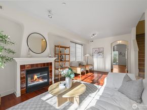 18258 NE 96th Way 101, Redmond WA 98052