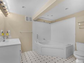 708 Warren Avenue N, Seattle WA 98109