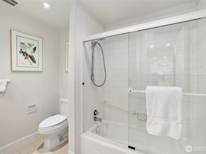 1600 43rd Avenue E 209, Seattle WA 98112