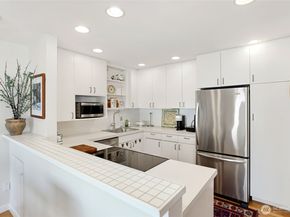 1600 43rd Avenue E 209, Seattle WA 98112