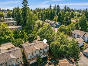 15623 44th Place W Unit B, Lynnwood WA 98087