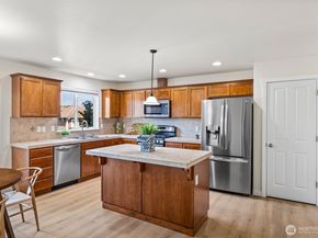 15623 44th Place W Unit B, Lynnwood WA 98087