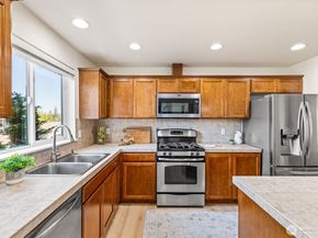 15623 44th Place W Unit B, Lynnwood WA 98087