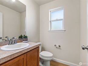 15623 44th Place W Unit B, Lynnwood WA 98087