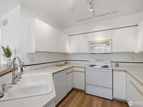 11130 SE 208th Street H102, Kent WA 98031