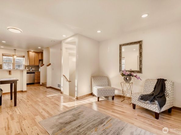 9010 18th Ave SW A, Seattle WA 98106