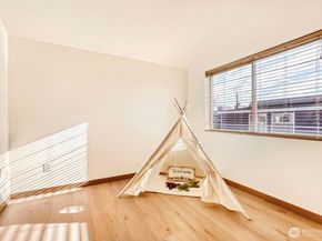 9010 18th Ave SW A, Seattle WA 98106