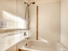 9010 18th Ave SW A, Seattle WA 98106