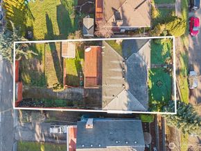 8829 20th Avenue SW, Seattle WA 98106