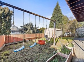 8829 20th Avenue SW, Seattle WA 98106