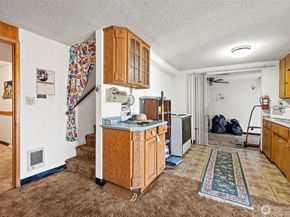 8829 20th Avenue SW, Seattle WA 98106