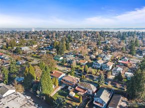 8829 20th Avenue SW, Seattle WA 98106