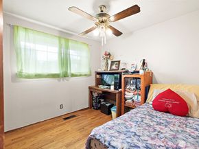 8829 20th Avenue SW, Seattle WA 98106