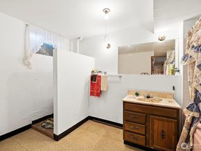 8829 20th Avenue SW, Seattle WA 98106