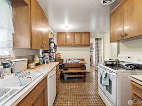 8829 20th Avenue SW, Seattle WA 98106