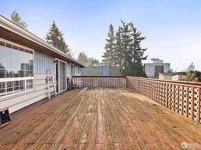 8829 20th Avenue SW, Seattle WA 98106