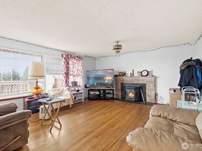 8829 20th Avenue SW, Seattle WA 98106