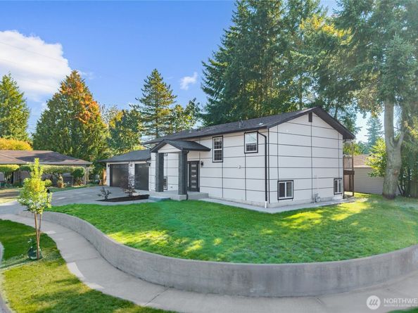 1112 Redmond Avenue NE, Renton WA 98056