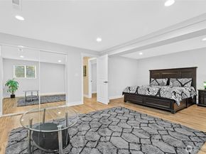 1112 Redmond Avenue NE, Renton WA 98056