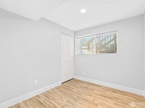 1112 Redmond Avenue NE, Renton WA 98056