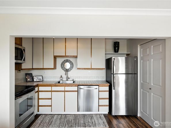 201 2nd Street S 212, Kirkland WA 98033